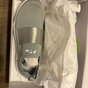 Women’s APL Techloom Blis Cement/White Size 7.5 NWT
